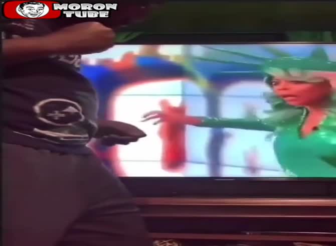 Video :It wasn't the vaccination that caused faintings on TV!